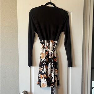 Source Unknown Black and Floral Long Sleeve Dress